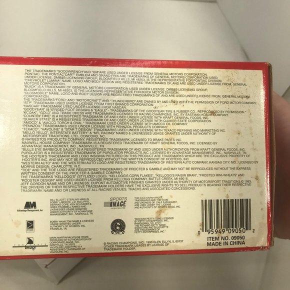 Racing Champions 1993 Davey Allison #28 Stock Car 1:24 Scale Die Cast New - Picture 7 of 12